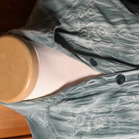 100 rayon embroidered double dyed 3/4 length sleeve mother of pearl button tunic - Picture 5 of 15